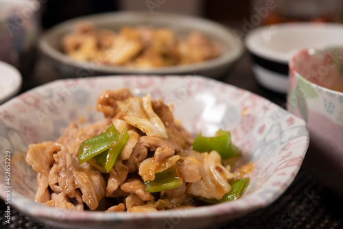 Obraz na płótnie 日本の食卓,回鍋肉,中華料理
w salonie