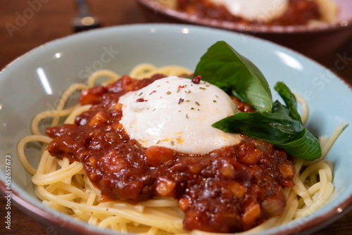 Obraz na płótnie 日本の食卓,ミートスパゲッティ,ミートソース,パスタ w salonie