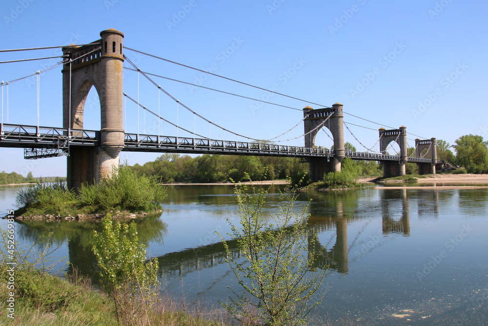 Naklejka premium loire pont