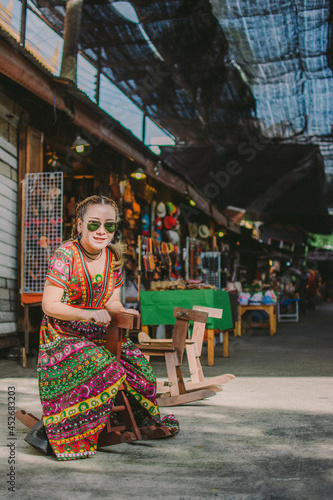 Photography Photos of women traveling in Thailand.
