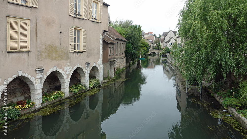 Chartres, pont et lavoir sur l'Eure