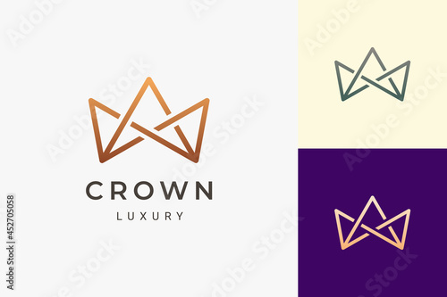 Crown logo in luxury and clean shape for beauty or jewelry business