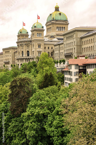 Bundesstadt Bern; Blick über den Münzrain zum Bundeshaus