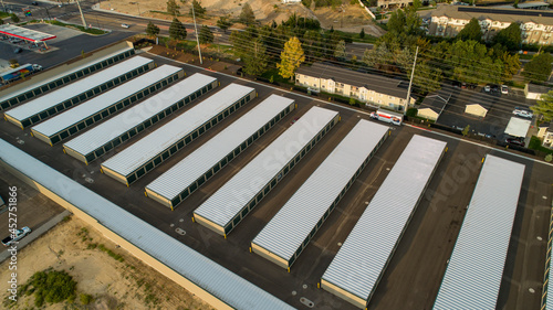Fotografija aerial shot of temp self storage units
