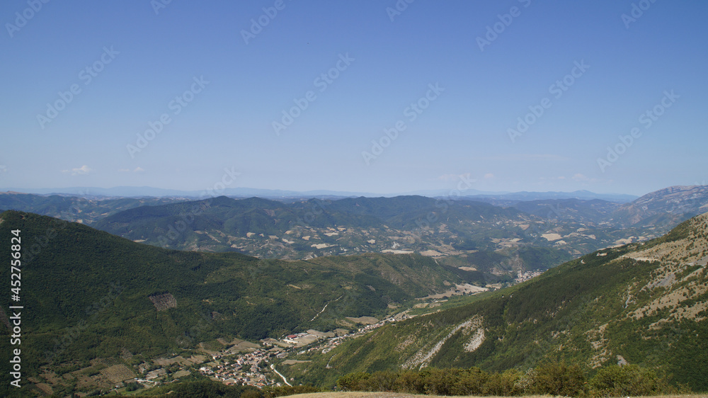 Obraz premium Vista dal monte Catria