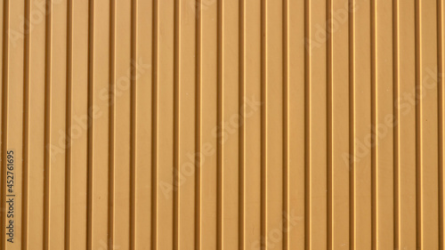 Wallpaper Mural Puerta metálica amarilla  Torontodigital.ca