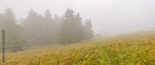 Arrivée au chalet des Champis, refuge, La Bresse, Vosges, France photo