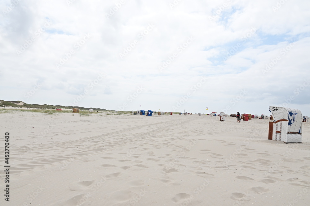 Strandkorb am Strand der Insel Amrum