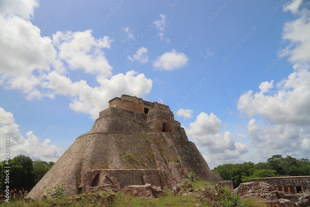 Piramid Uxmal in Yicatam and blue sky