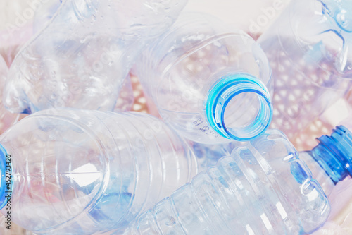 Foto collection of plastic bottles in the trash can