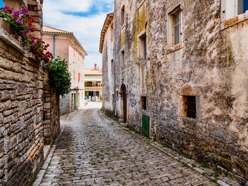 Fototapeta Naklejka Na Ścianę i Meble -  traditional narrow street of a Mediterranean town