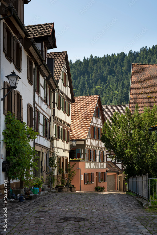 Altstadtgasse mit Fachwerkhäuser in Schiltach