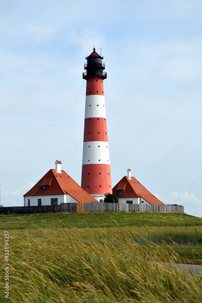 Leuchtturm in Westhever im Sommer