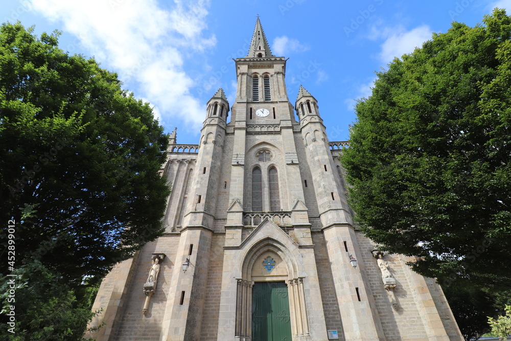 L'eglise catholique Notre Dame de Bonne Nouvelle, vue de l'exterieur, ville de Paimpol, departement des Cotes d'Armor, region Bretagne, France