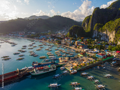 フィリピンのパラワン州エルニド周辺をドローンで空から撮影した空撮写真 Aerial photo taken from the sky with a drone around El Nido, Palawan, Philippines.