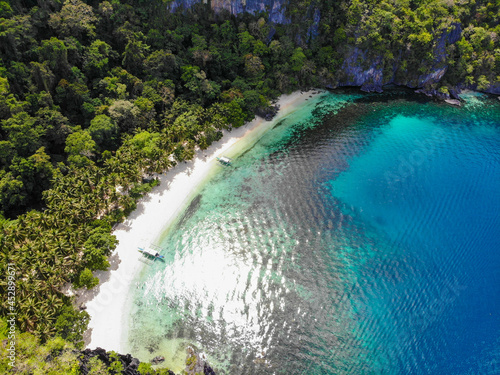 Photos フィリピンのパラワン州エルニド周辺をドローンで空から撮影した空撮写真 Aerial photo taken from the sky with a drone around El Nido, Palawan, Philippines