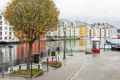 Ålesund is a port city on the west coast of Norway and is located at the entrance to the Geirangerfjord