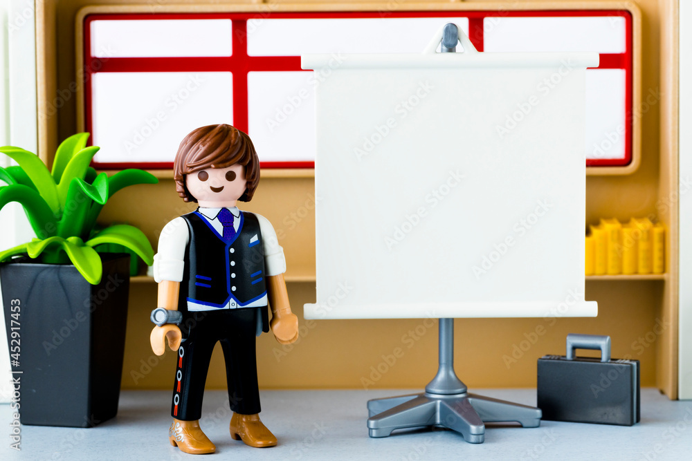 Lippstadt - Deutschland 25. August 2021 Playmobil Unterricht mit Lehrer  Stock-Foto | Adobe Stock