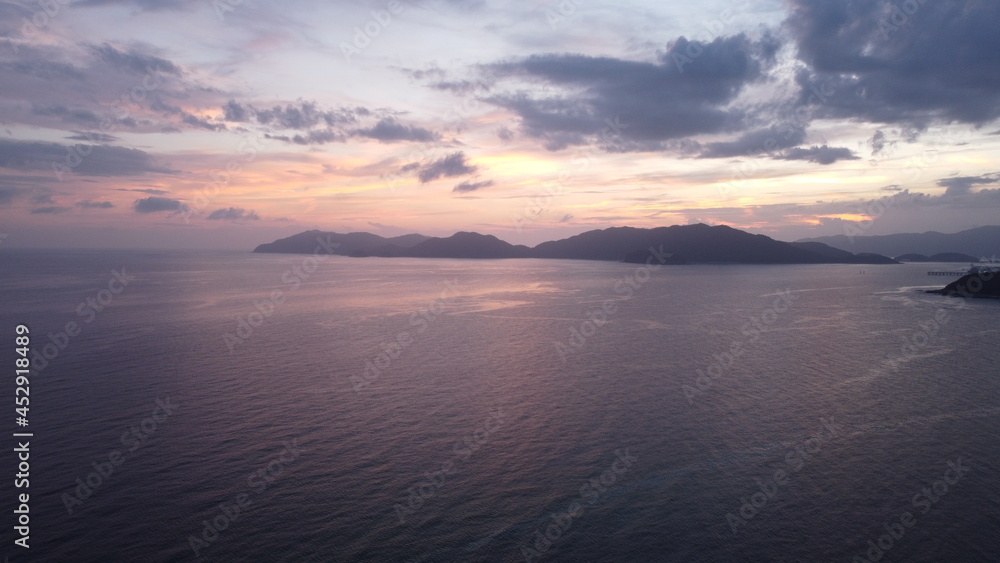 マジックアワーの日本の景色！夕日と海