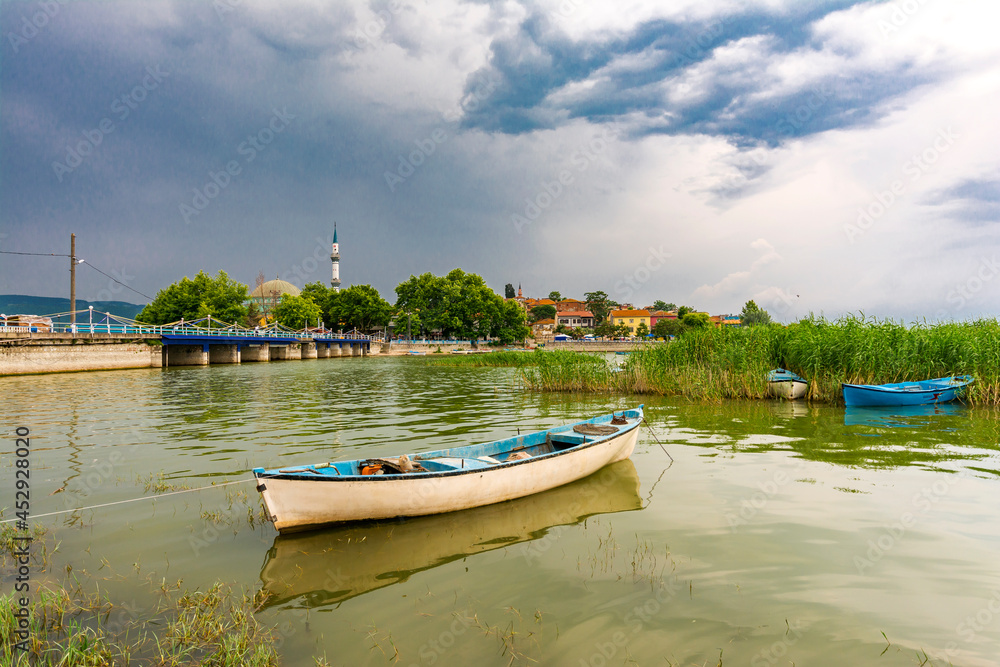 Obraz premium Fishing Boats on the Uluabat Lake 