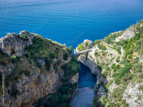 Vista aerea del fiordo di furore, costiera amalfitana, italia