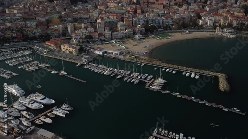 Porto di Sanremo Ripresa con Drone di due imbarcazioni  mentre si allontanano
