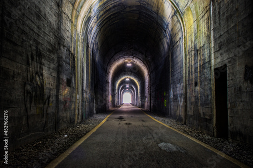 Tunnel © Ed