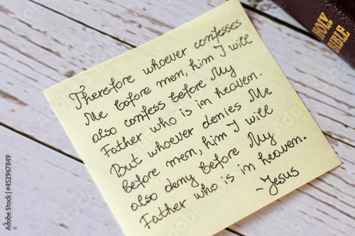 Fotografia, Obraz A closeup of a handwritten quote from Holy Bible