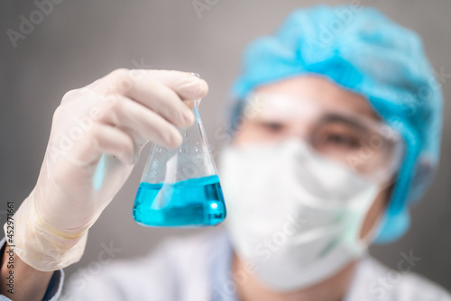 Health care researchers wor...