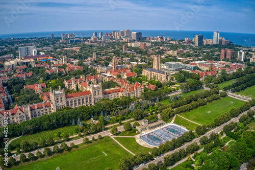 Fototapeta Aerial View of a large University in the Chicago Neighborhood of Hyde Park