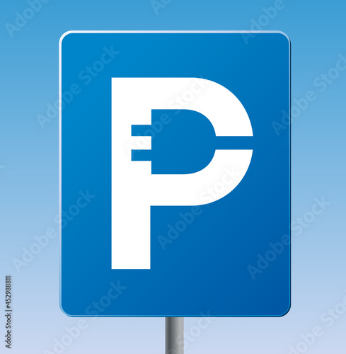 blaues Schild P mit Stecker für Parkplatz Ladestation