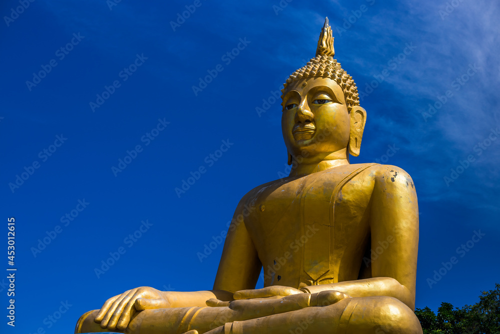 Background of Buddhist tourist attraction in Thailand's Prachuap Khiri Khan Province (Big Buddha Khao Tao) is located on a mountain, always visited by tourists and travelers from all over the world. Background of Buddhist tourist attraction in Thailand's Prachuap Khiri Khan Province (Big Buddha Khao Tao) is located on a mountain, always visited by tourists and travelers from all over the world.