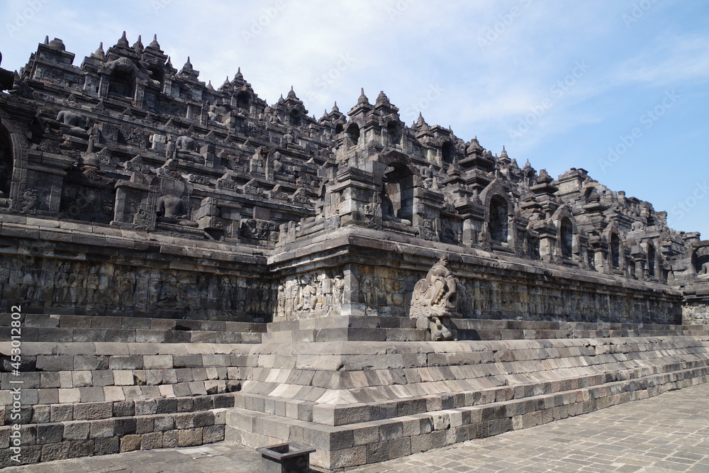 インドネシア　世界遺産ボロブドゥール寺院