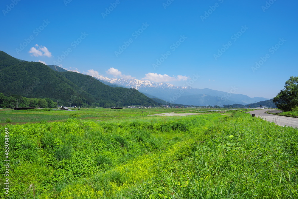 晴天の日の美しい田園の風景 晴天の日の美しい田園の風景