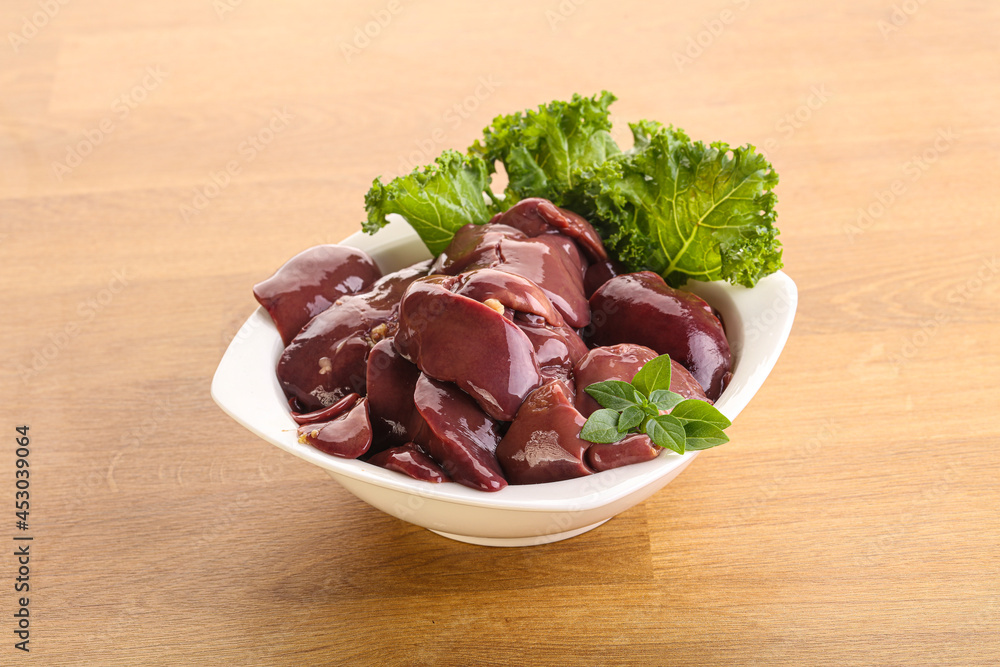 Raw chicken liver in the bowl