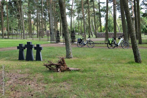 Deutscher Soldatenfriedhof in Litauen - Fahrradfahren in Litauen ist lukrativ- Das Radwegenetz ist sehr gut und es es gibt viele  Ziele, wie hier der Deutsche Soldatenfriedhof in Klaipeda