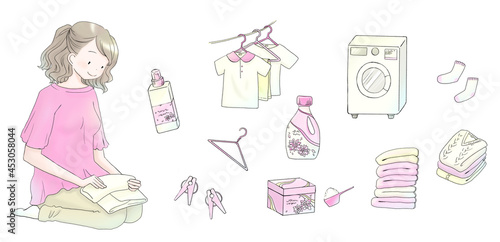 洗濯物をたたむ女性と洗剤などのイラストセット