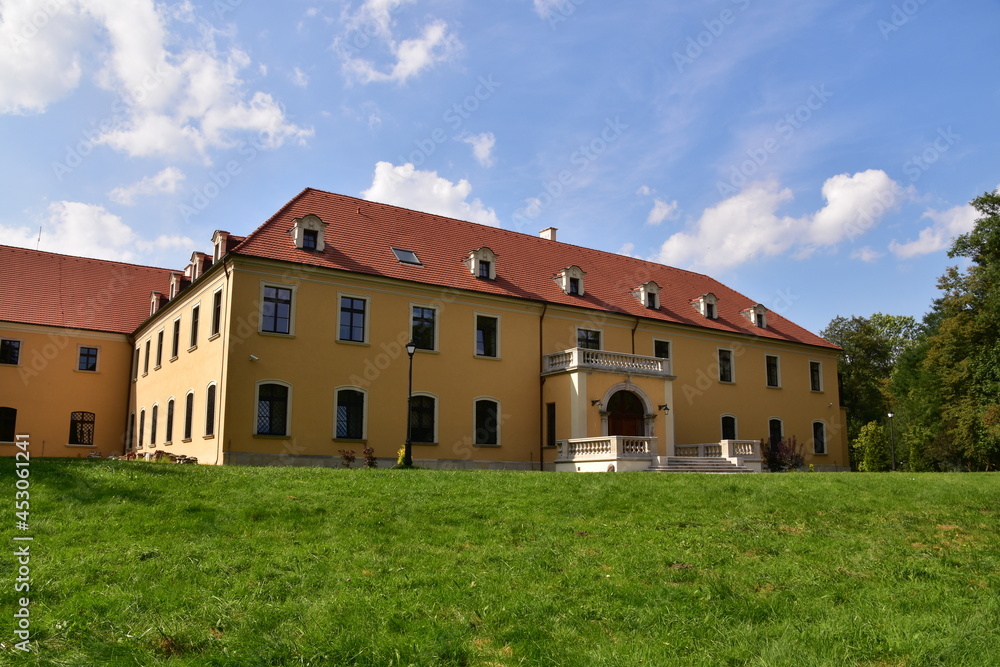 Klasztor, Zespół klasztorno-pałacowy w Rudach na Śląsku Klasztor, Zespół klasztorno-pałacowy w Rudach na Śląsku