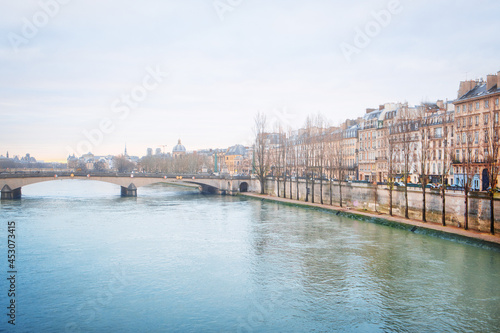 Morning on Seine river in Paris city © Paolese