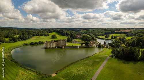 Photography The drone arial view of Leeds castle