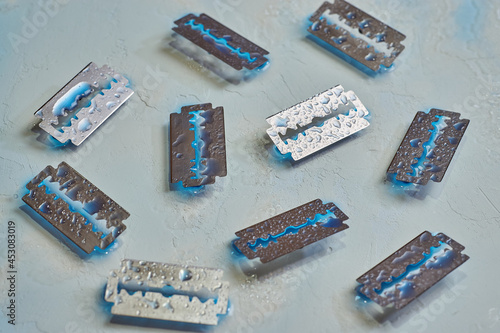 Принти на полотні Disposable razor blades on the table
