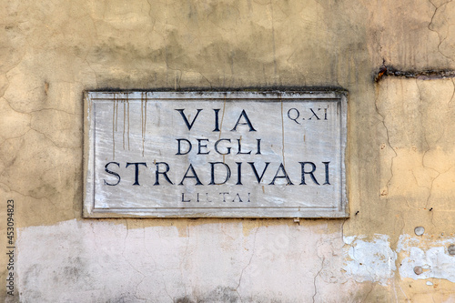 Street name via degli stradivari- engl: street of Stradivari - painted at the wall in Rome