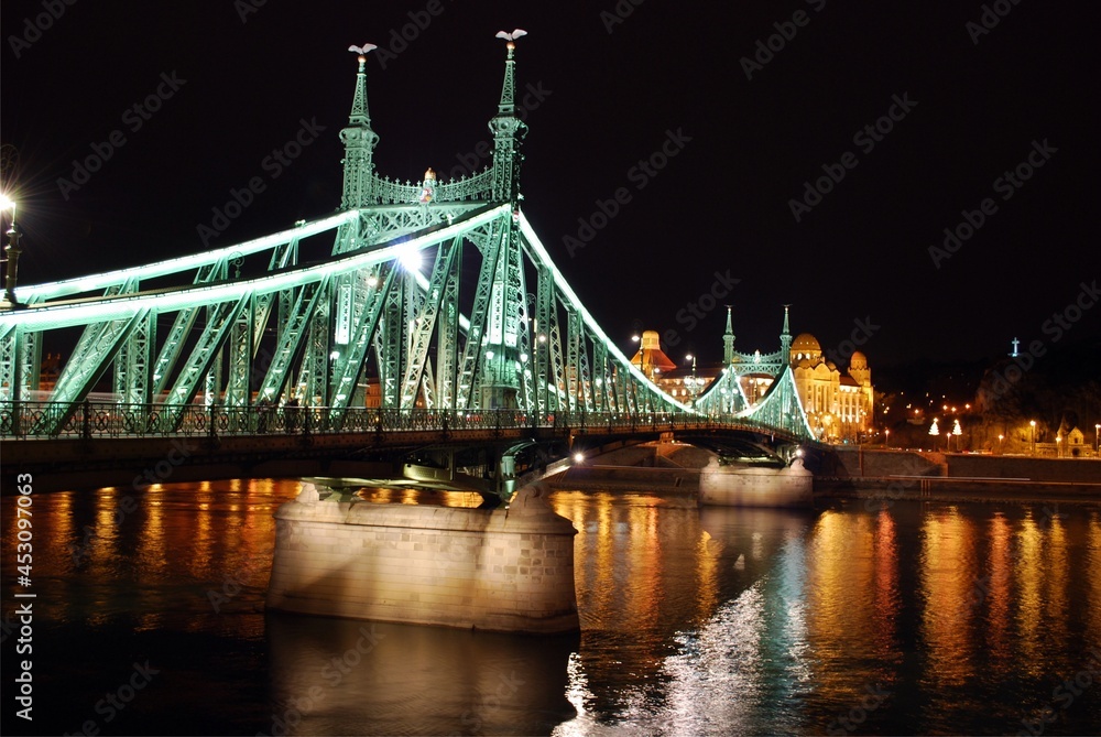 Obraz premium Budapest, city, capital of Hungary, river Danube, Dunaj,