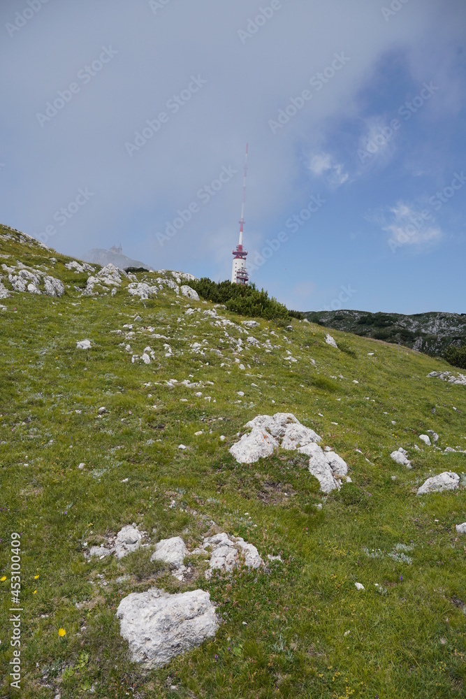 Fototapeta premium Wanderung auf den Dobratsch