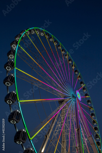 Symbolbild Volksfest  Riesenrad bei Nacht