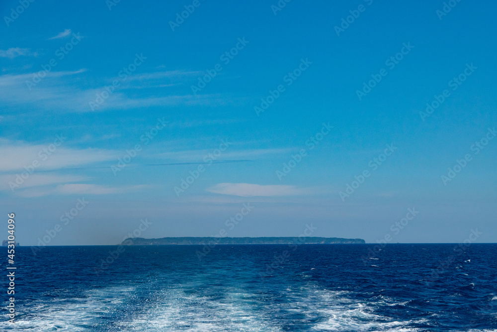 Obraz premium 船から見た飛島