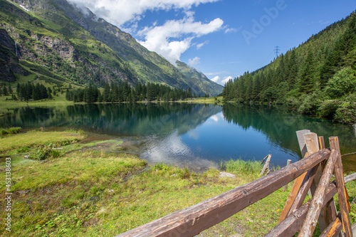 Fototapeta Naklejka Na Ścianę i Meble -  summer dayon the Hintersee lake in Austrian Alps