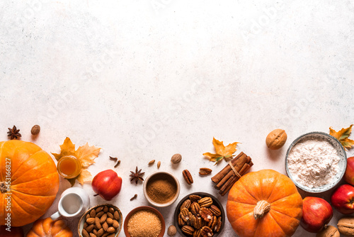 Fototapeta Naklejka Na Ścianę i Meble -  Autumn fall baking background