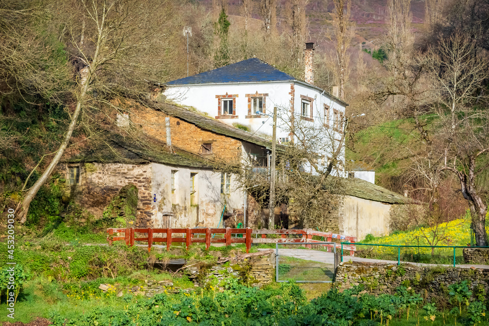 Traditional Spanish Countryside Farm House on the Way of St James ...