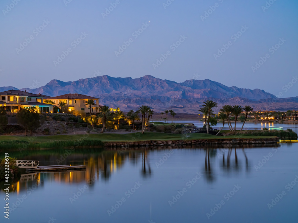 Fototapeta premium Night view of the lake landscape of Lake Las Vegas